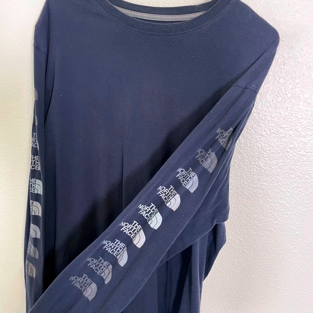 The North Face Mens XL Long Sleeve Shirt Navy Blue Logo on Sleeve